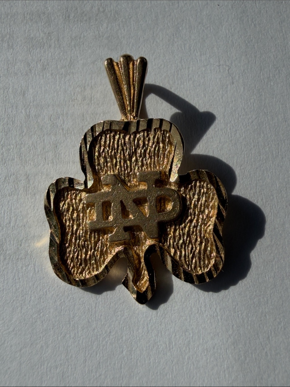 14K gold vintage michael Anthony Notre dame shamrock pendant